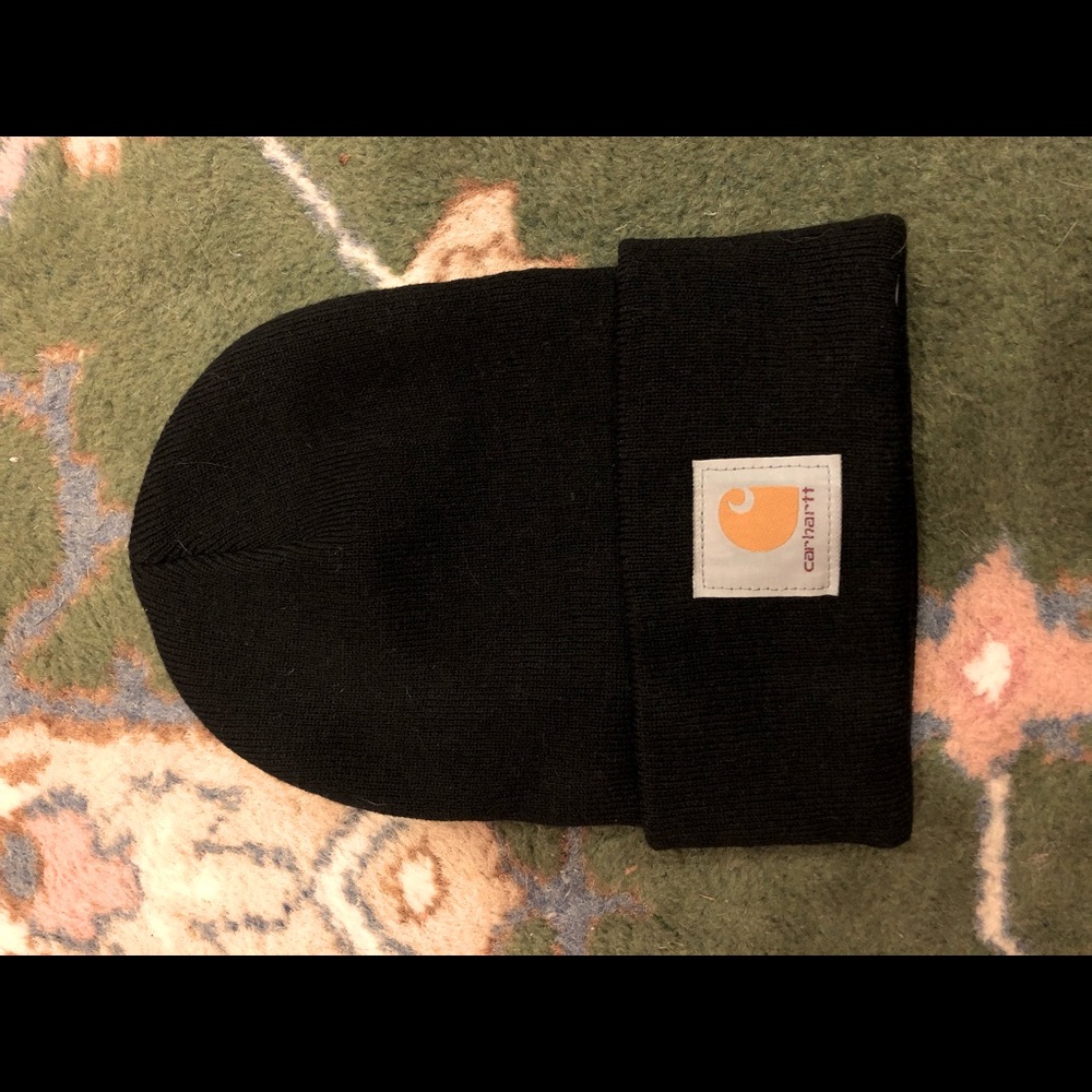 black carhartt beanie